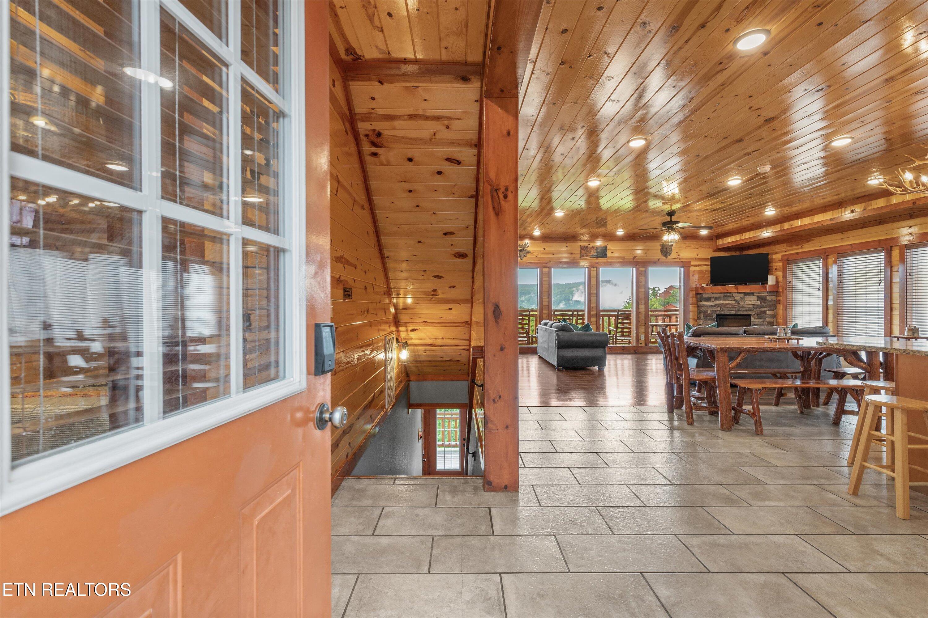 3336 Lonesome Pine Way