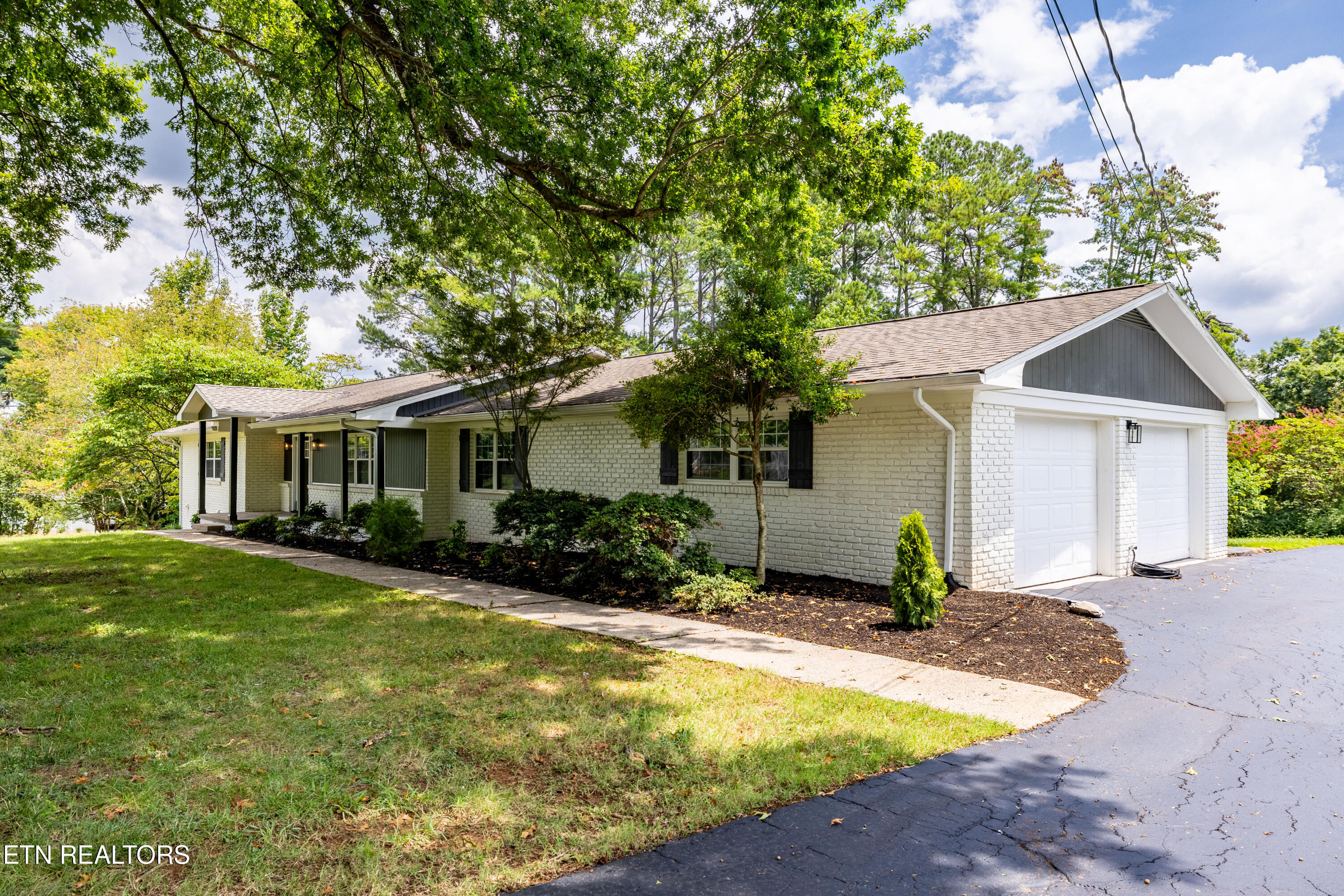 2000 Eastwood Drive