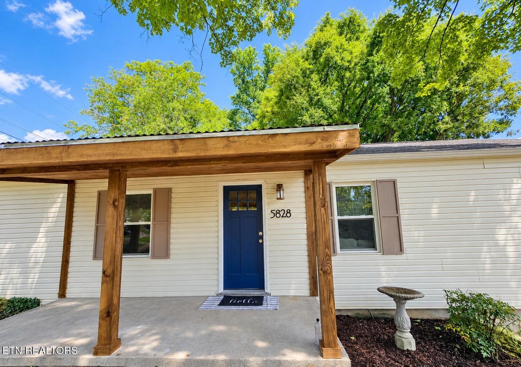 Photo of 5828 NE Eldridge Rd, Knoxville, TN 37918 (MLS # 1354580)