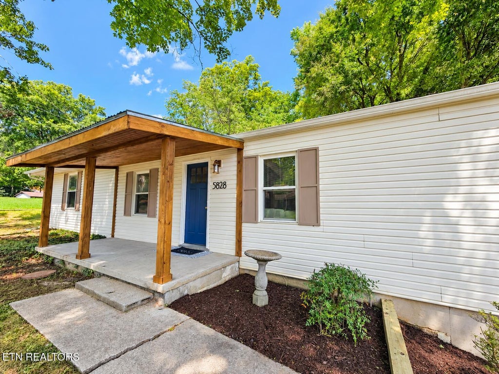 Photo of 5828 NE Eldridge Rd, Knoxville, TN 37918 (MLS # 1354580)