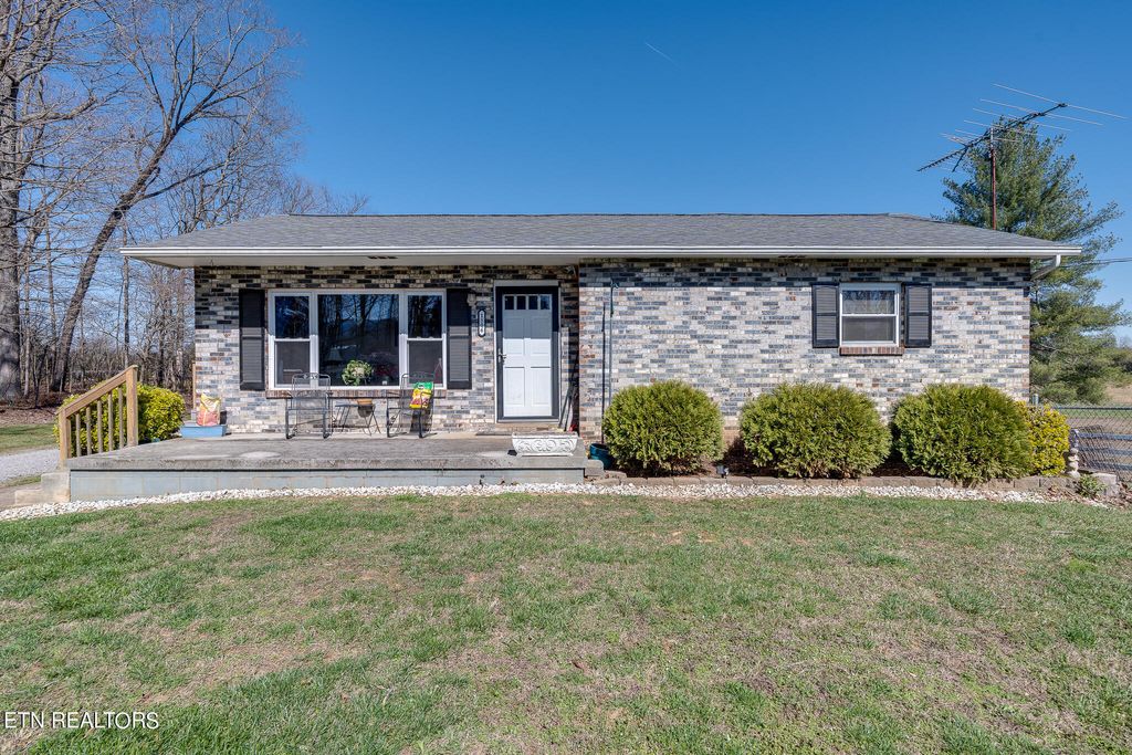 Photo of 1506 W Cunningham Rd, Seymour, TN 37865 (MLS # 1279388)