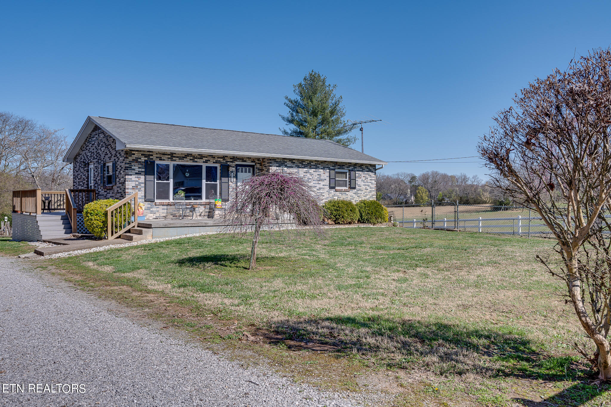 1506 W Cunningham Rd
