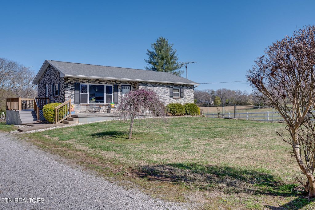 Photo of 1506 W Cunningham Rd, Seymour, TN 37865 (MLS # 1279388)