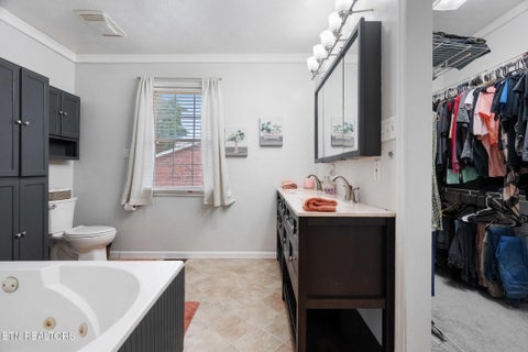 Tiny photo for 719 Medaris St, Clinton, TN 37716 (MLS # 1341213)
