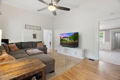 Tiny photo for 719 Medaris St, Clinton, TN 37716 (MLS # 1341213)