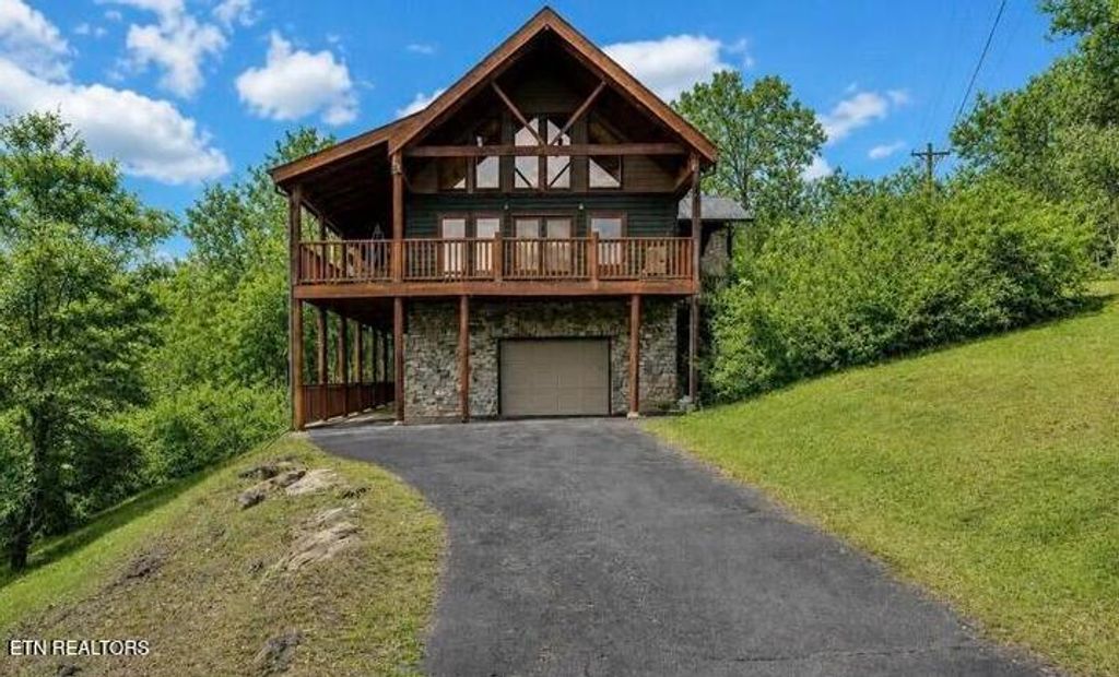 Photo of 403 Happy Hollow Lane, Sevierville, TN 37876 (MLS # 1345593)
