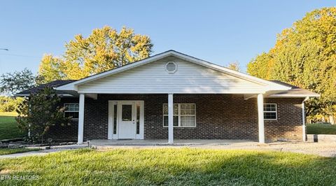 Photo of 702 Iris Ave, Jamestown, TN 38556 (MLS # 1318908)