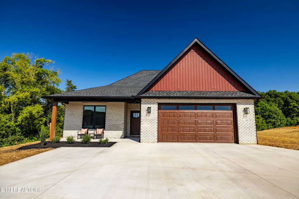 Photo of 109 Burrstone Way, Maryville, TN 37803 (MLS # 1350361)