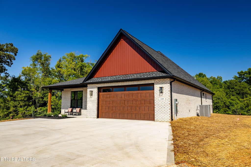 Photo of 109 Burrstone Way, Maryville, TN 37803 (MLS # 1350361)