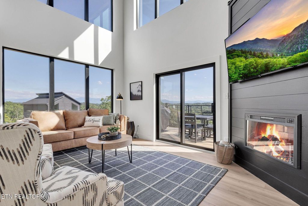 Photo of 409 Compass Point Way, Sevierville, TN 37876 (MLS # 1336241)