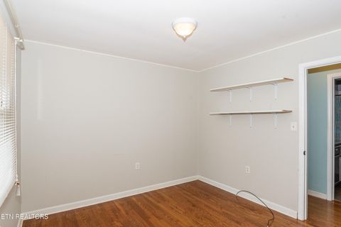 Tiny photo for 1202 Tapoco Ave, Maryville, TN 37801 (MLS # 1323766)