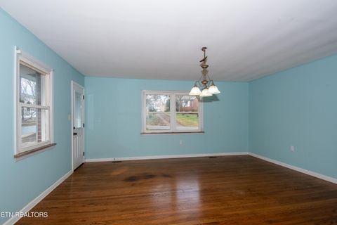 Tiny photo for 1202 Tapoco Ave, Maryville, TN 37801 (MLS # 1323766)