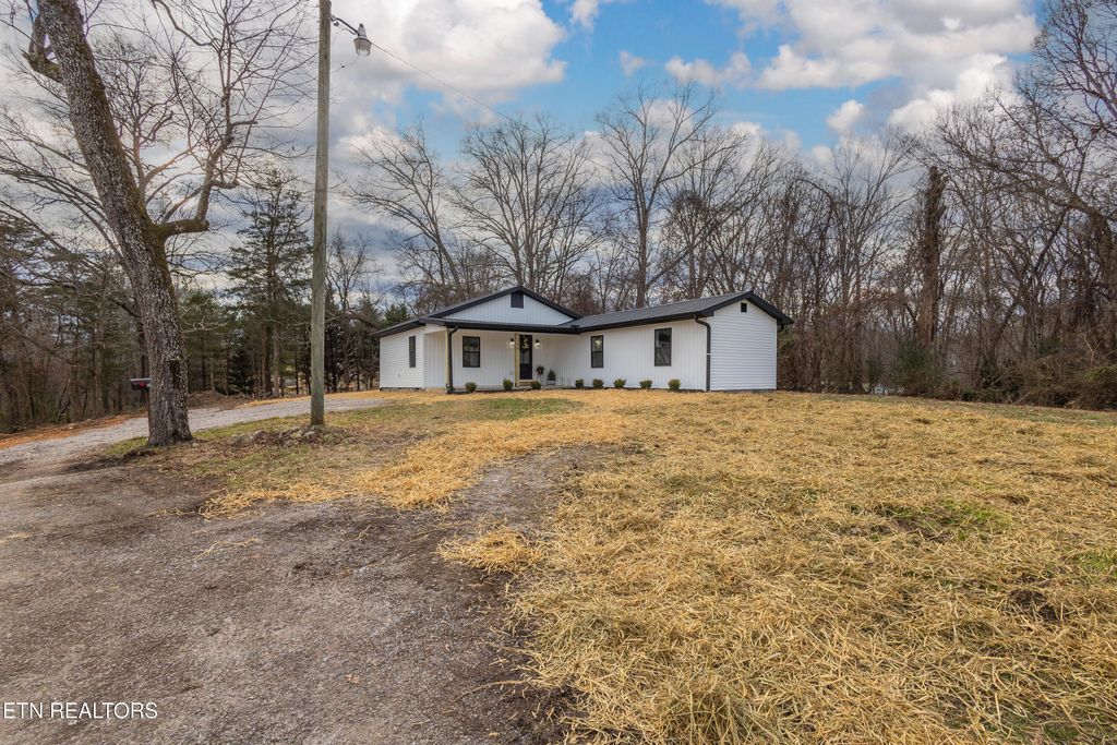 Photo of 234 Bostie Maire Lane, Clinton, TN 37716 (MLS # 1324799)