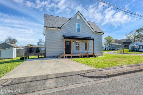 Photo of 604 Middle St, Maryville, TN 37804 (MLS # 1334201)