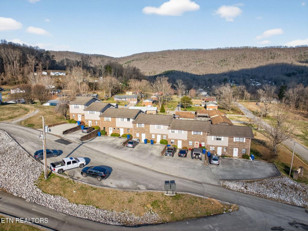 Photo of 435 Hillside Drive, Harriman, TN 37748 (MLS # 1331313)