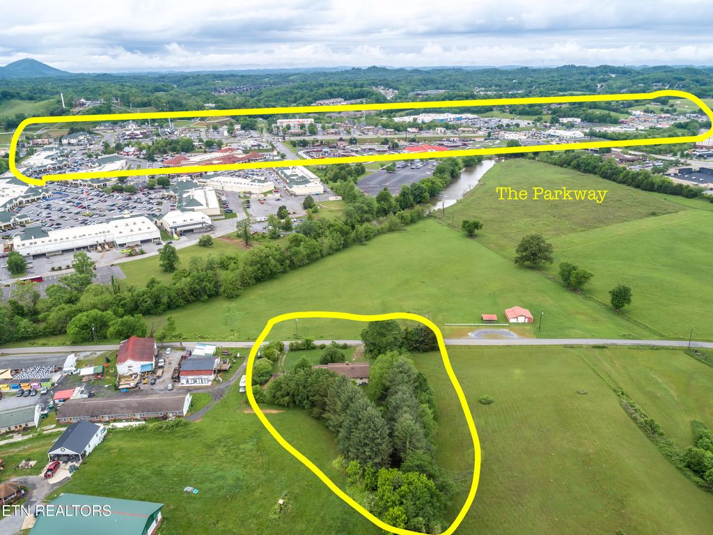 Photo of 375 Rainbow Rd, Sevierville, TN 37862 (MLS # 1300064)