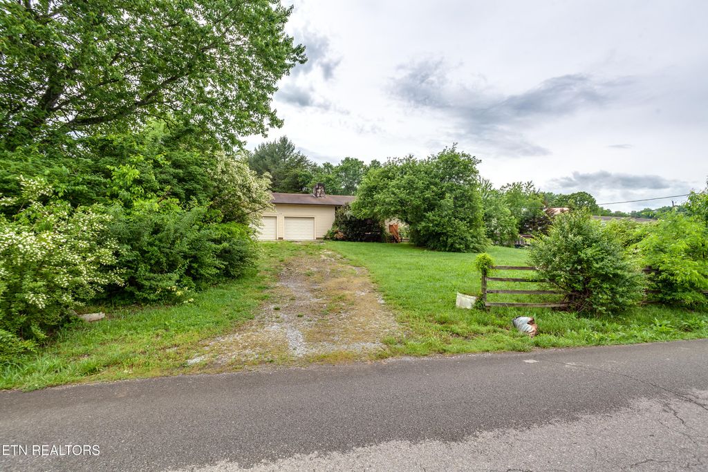Photo of 375 Rainbow Rd, Sevierville, TN 37862 (MLS # 1300064)