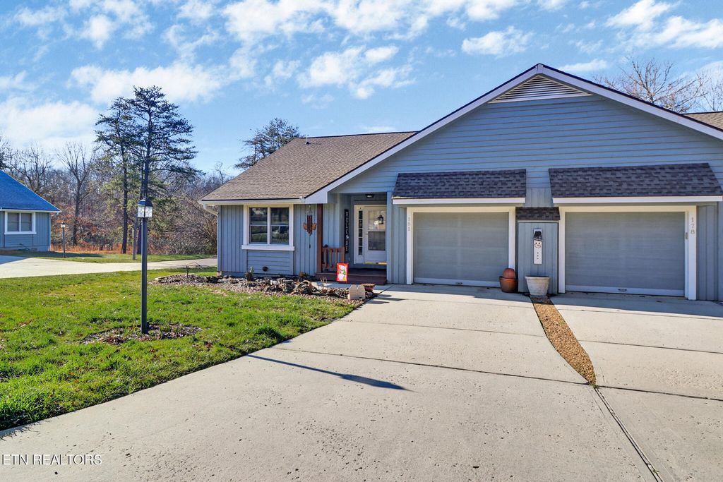 Photo of 182 River Run Drive, Crossville, TN 38555 (MLS # 1326355)