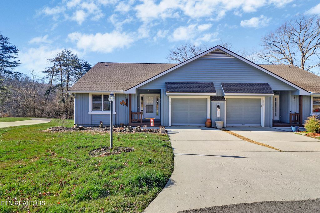 Photo of 182 River Run Drive, Crossville, TN 38555 (MLS # 1326355)