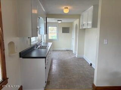 Tiny photo for 1403 Everett Ave, Maryville, TN 37804 (MLS # 1332390)