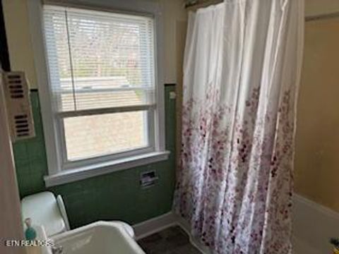 Tiny photo for 1403 Everett Ave, Maryville, TN 37804 (MLS # 1332390)