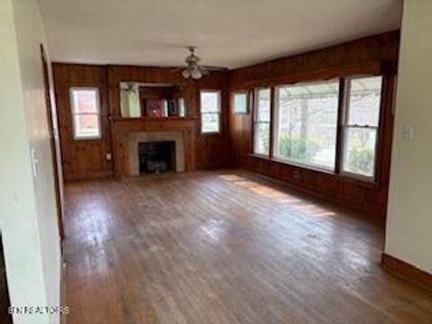 Tiny photo for 1403 Everett Ave, Maryville, TN 37804 (MLS # 1332390)