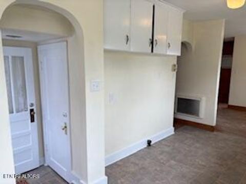 Tiny photo for 1403 Everett Ave, Maryville, TN 37804 (MLS # 1332390)