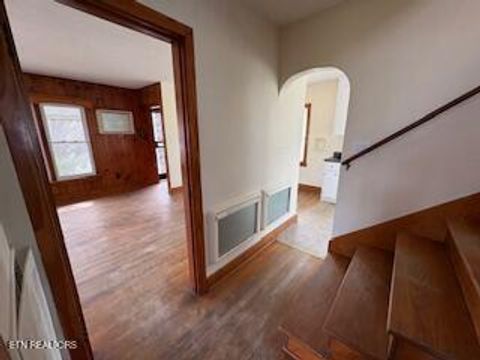 Tiny photo for 1403 Everett Ave, Maryville, TN 37804 (MLS # 1332390)