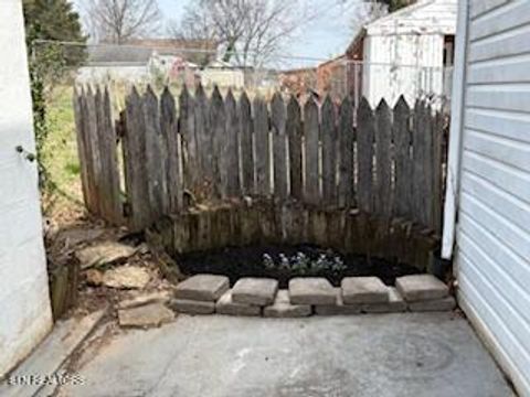 Tiny photo for 1403 Everett Ave, Maryville, TN 37804 (MLS # 1332390)