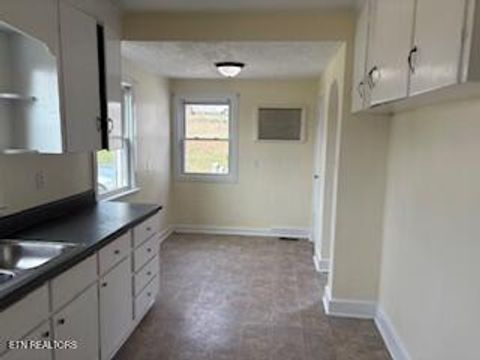 Tiny photo for 1403 Everett Ave, Maryville, TN 37804 (MLS # 1332390)