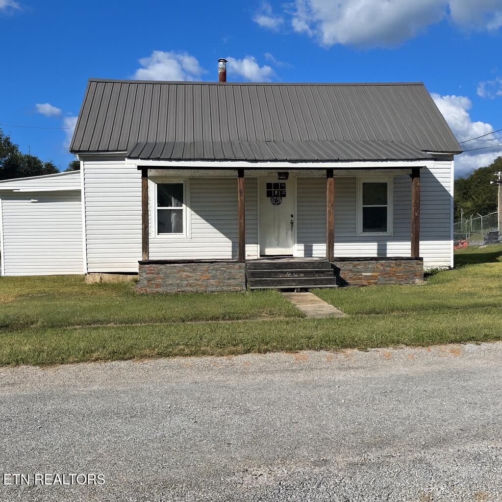 Photo of 120 7th St, Calhoun, TN 37309 (MLS # 1319380)