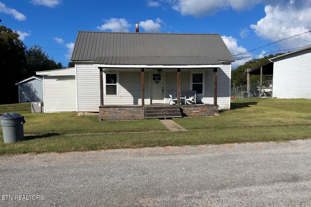 Photo of 120 7th St, Calhoun, TN 37309 (MLS # 1319380)