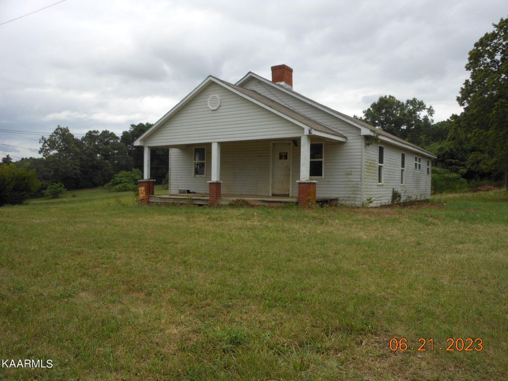 Photo of 5921 Morganton Rd, Greenback, TN 37742 (MLS # 1231106)