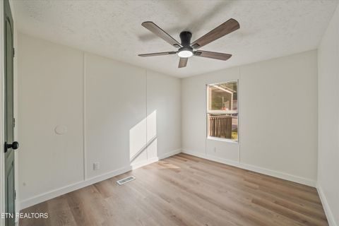 Tiny photo for 213 Loggers Lane, Clinton, TN 37716 (MLS # 1338123)