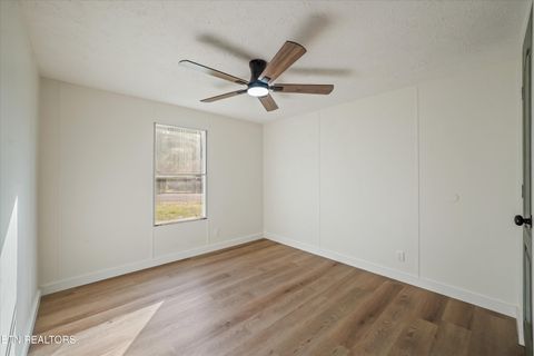 Tiny photo for 213 Loggers Lane, Clinton, TN 37716 (MLS # 1338123)