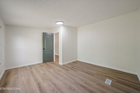 Tiny photo for 213 Loggers Lane, Clinton, TN 37716 (MLS # 1338123)