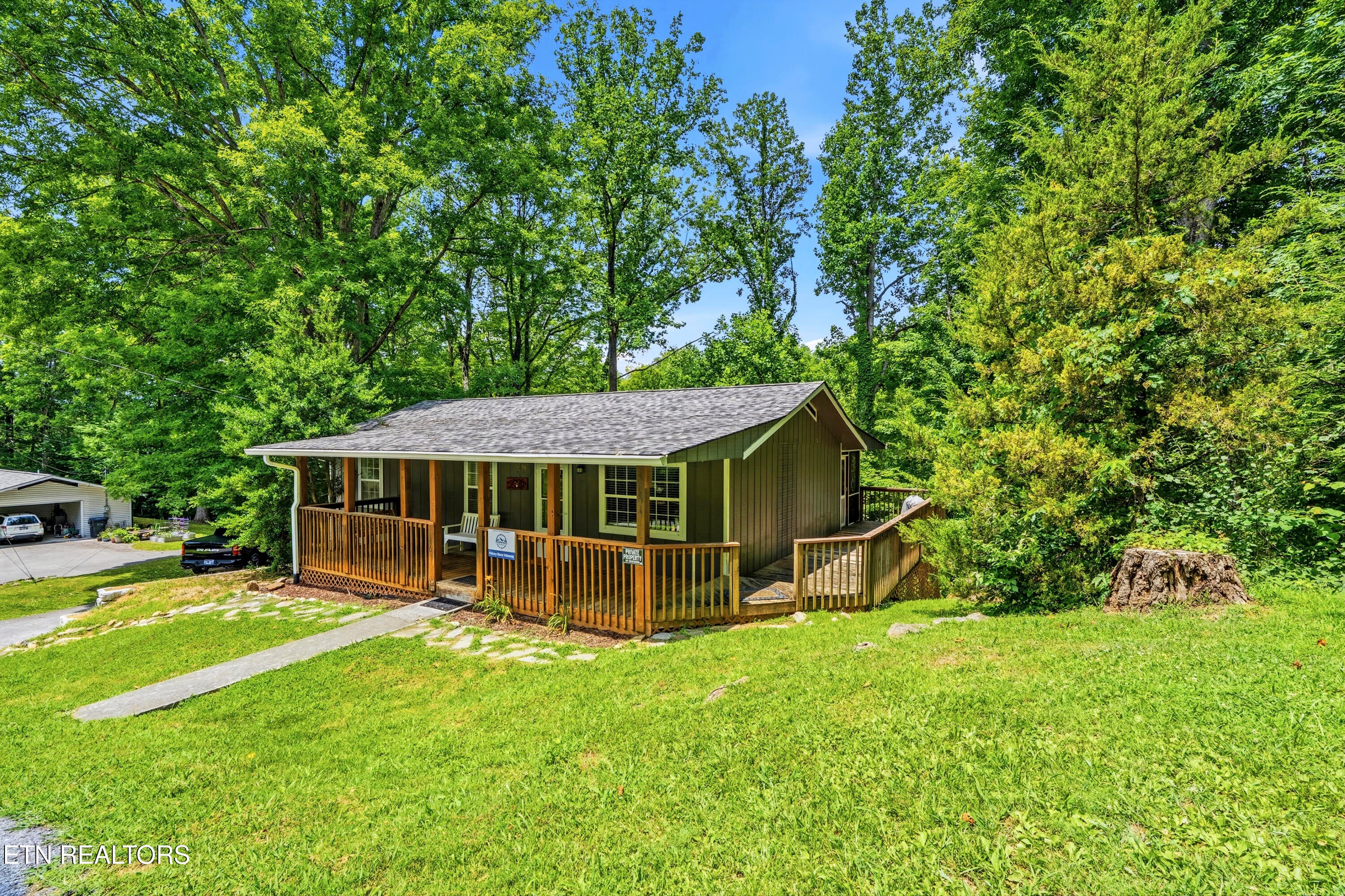 2106 Hickory Manor Rd