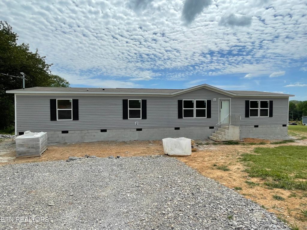 Photo of 418 Oak Grove Rd, Madisonville, TN 37354 (MLS # 1336266)