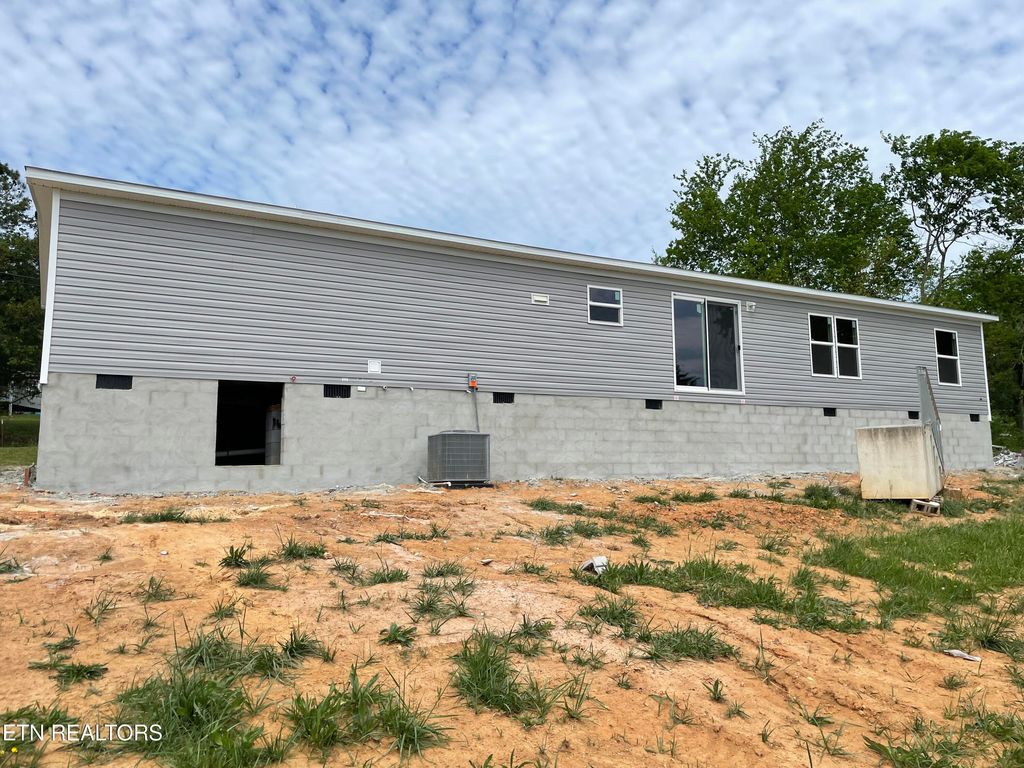 Photo of 418 Oak Grove Rd, Madisonville, TN 37354 (MLS # 1336266)