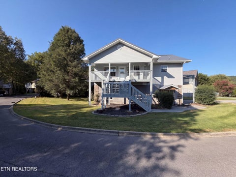 Photo of 2039 Slippery Rock Circle, Sevierville, TN 37862 (MLS # 1355051)