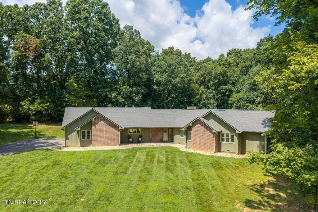 Photo of 2082 Ridgewood Drive, Jefferson City, TN 37760 (MLS # 1353003)