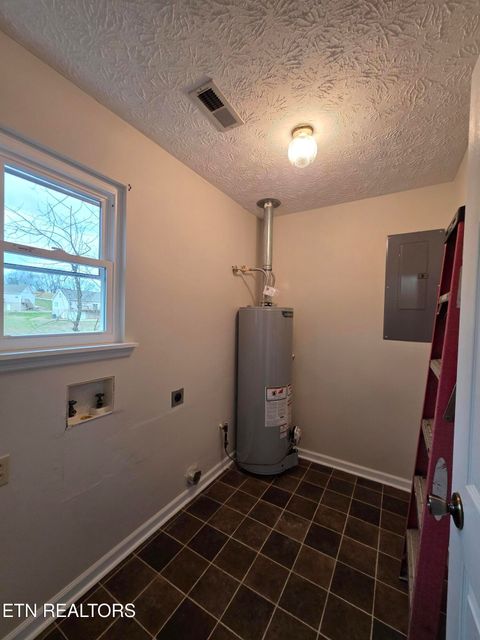 Tiny photo for 2474 New Lake Rd, Spring City, TN 37381 (MLS # 1323859)