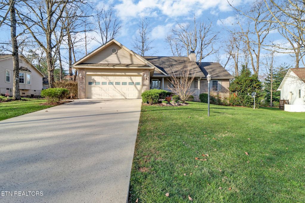 Photo of 193 Berkshire Loop, Fairfield Glade, TN 38558 (MLS # 1331186)