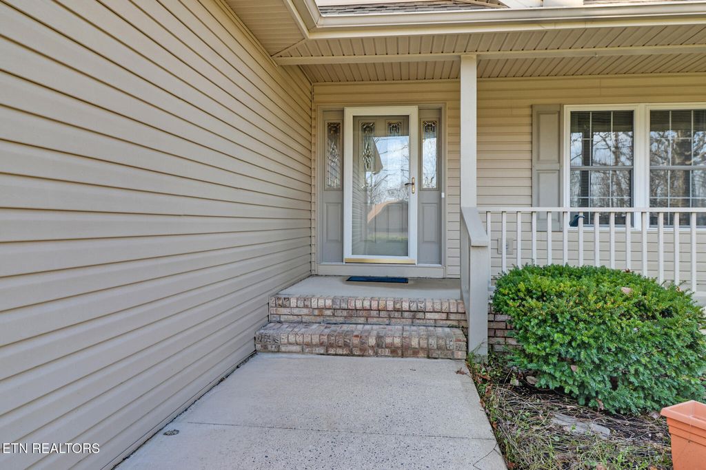 Photo of 193 Berkshire Loop, Fairfield Glade, TN 38558 (MLS # 1331186)