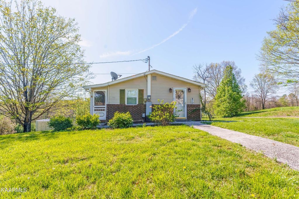 Photo of 812 Rosebud Lane, Strawberry Plains, TN 37871 (MLS # 1223669)