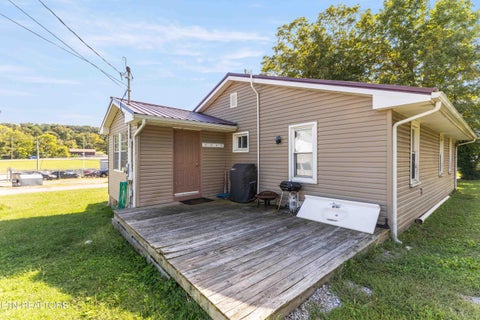 Tiny photo for 642 Maxwell St, Madisonville, TN 37354 (MLS # 1358419)