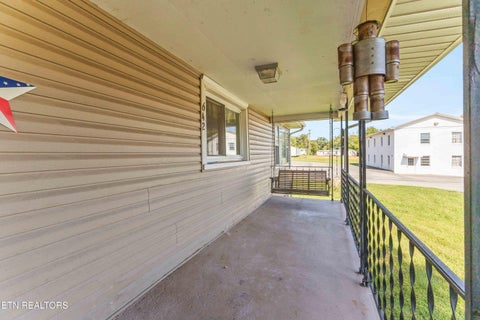 Tiny photo for 642 Maxwell St, Madisonville, TN 37354 (MLS # 1358419)