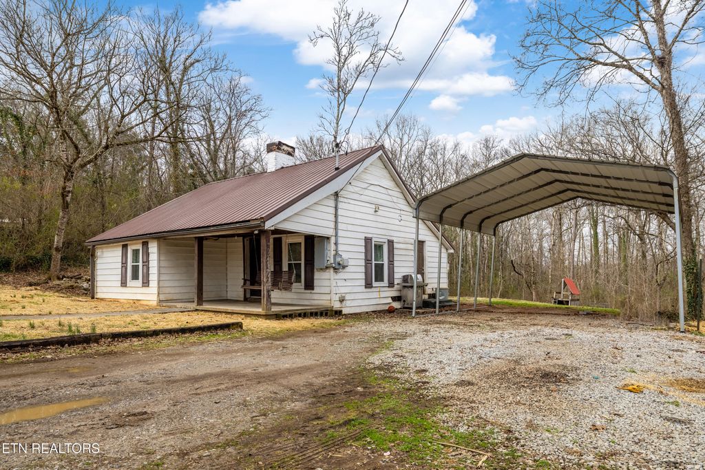 Photo of 305 N Young St, Friendsville, TN 37737 (MLS # 1289851)