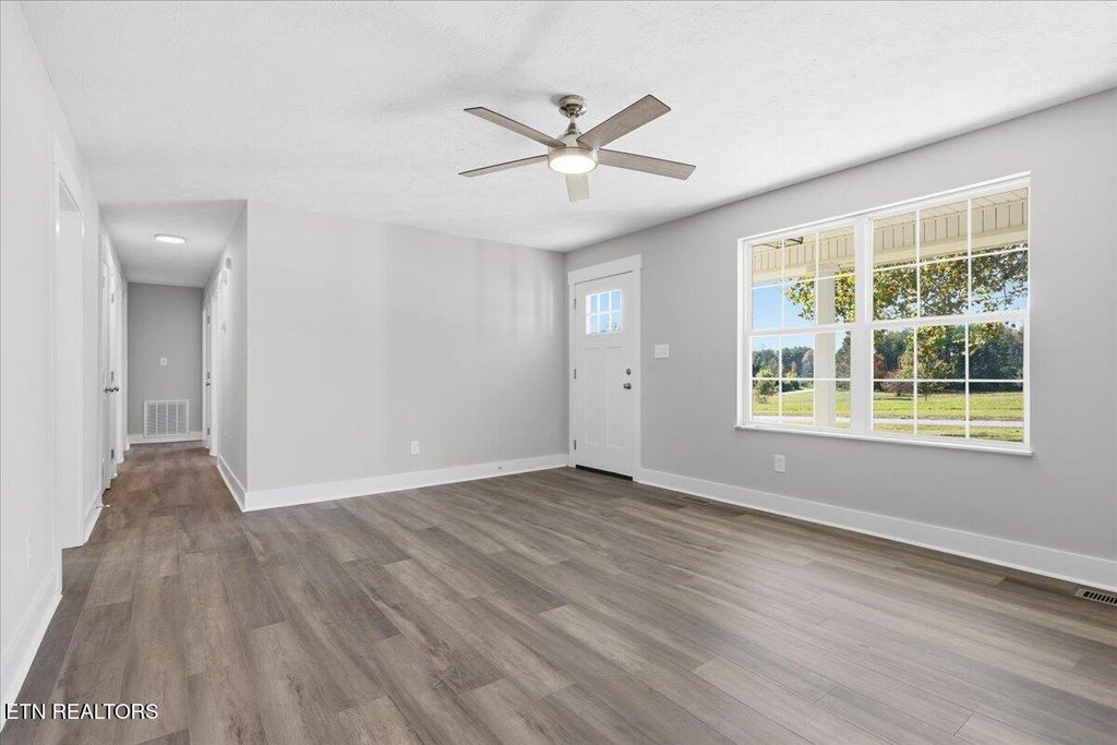 Photo of 1913 Colonial Circle, Maryville, TN 37803 (MLS # 1319594)