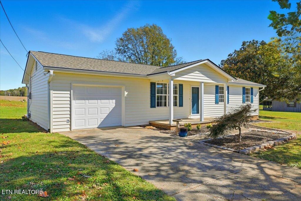 Photo of 1913 Colonial Circle, Maryville, TN 37803 (MLS # 1319594)